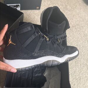 Jordan Women's Sneakers in Black and Gold